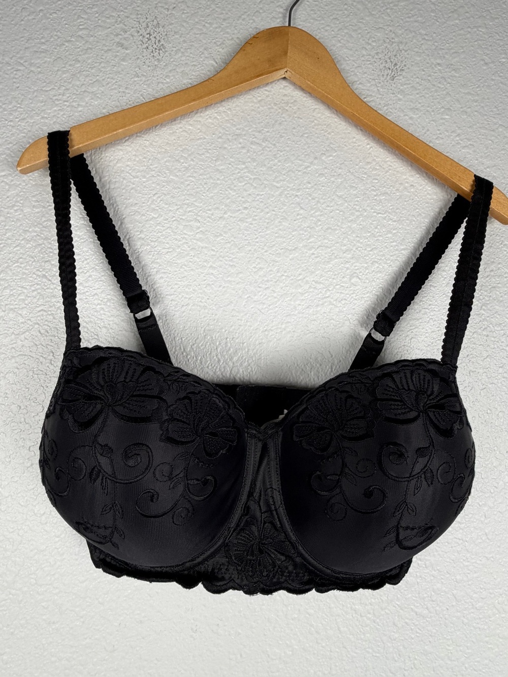 Sweet Nothings black balconette bra smooth satin and floral embroidery Sz 38DD